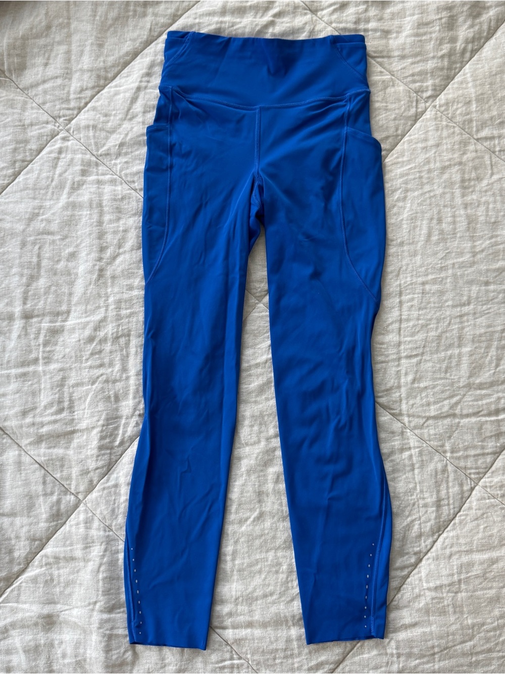 GREAT condition! Fast & Free High Rise Tight 25”